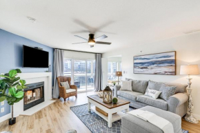 Regatta Bay Condo with Balcony and Water Views!